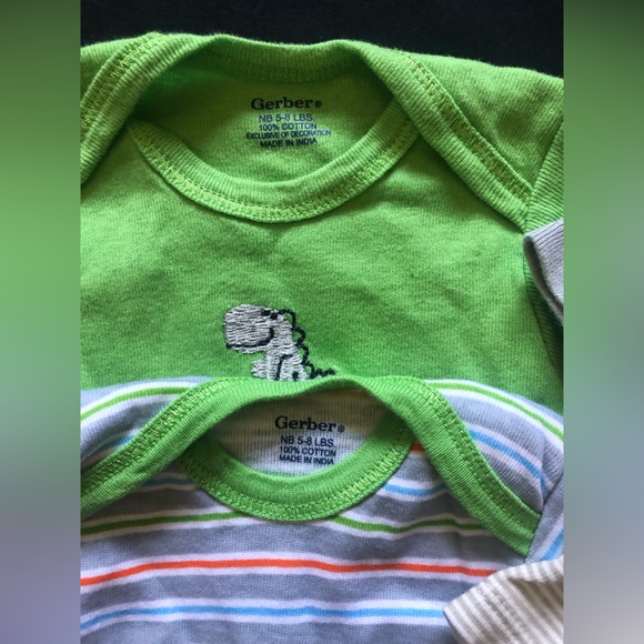 5 Gerber & 1 Little Me NewBorn Baby Boy Onesies - Picture 5 of 6